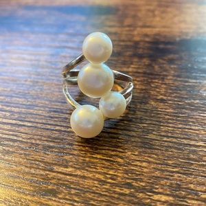 Silver & Pearl ring